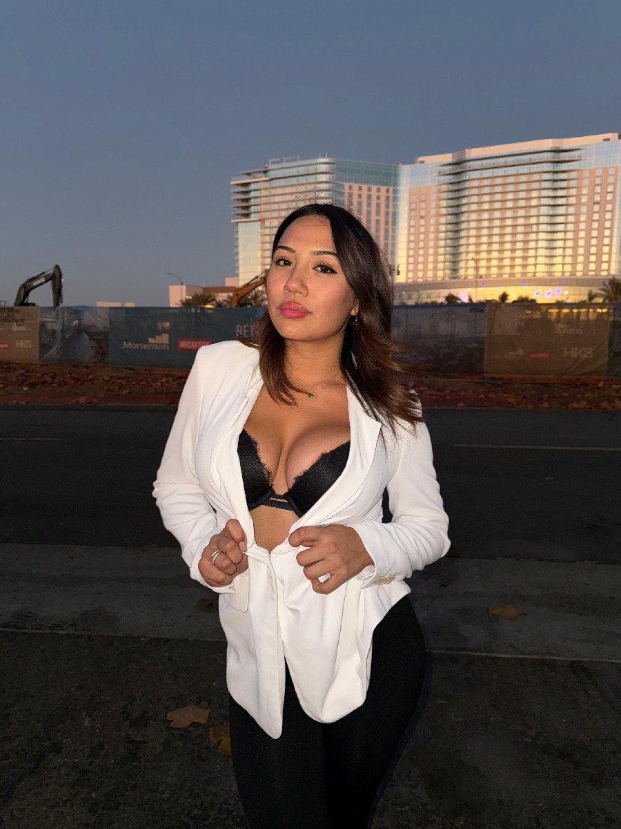 Take a pause and enjoy Ali Cruz — streaming from Jammu